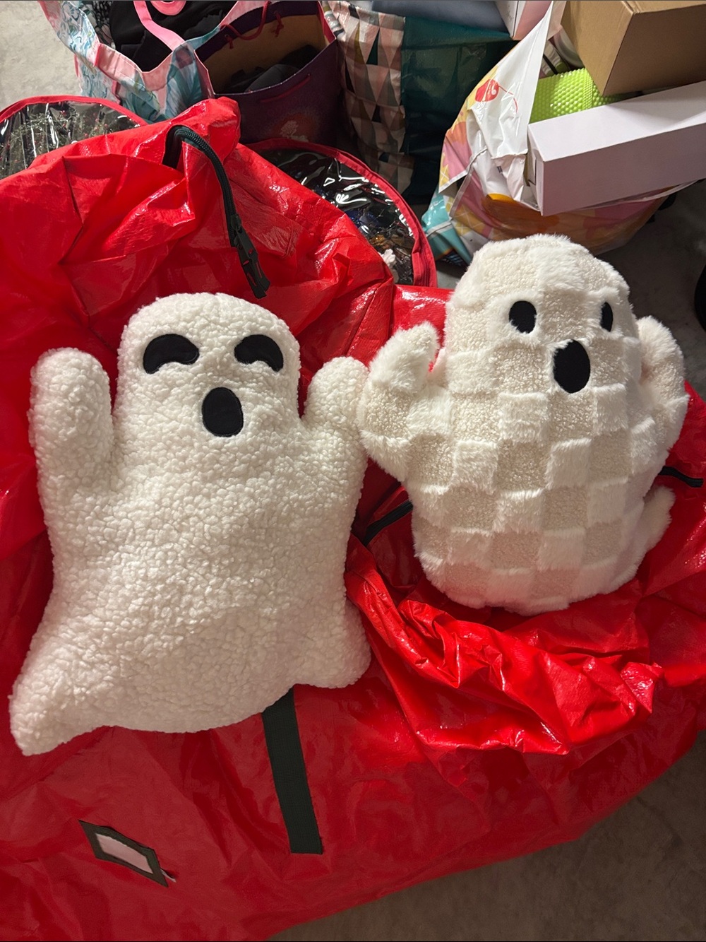 Plush White Ghost pillows - Adorable Halloween Accessory